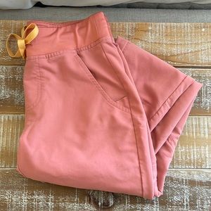 Figs Zamora Joggers Original Coral in XSP